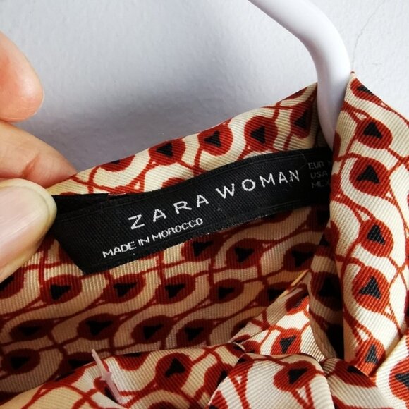 Zara Geometric Bloe size Medium Cream and red - Picture 8 of 10